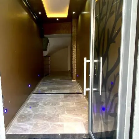 Clock Towers Life Aparthotel