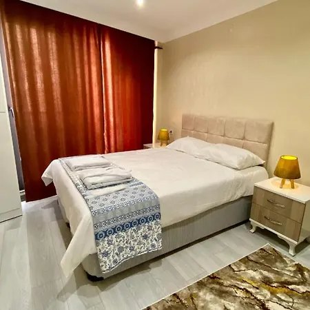 Aparthotel Clock Towers Life *